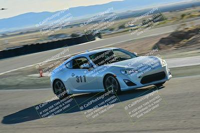 media/Dec-13-2025-Extreme Speed (Sat) [[d129ecb0b9]]/Beginner/Session 3 (Turn 5)/